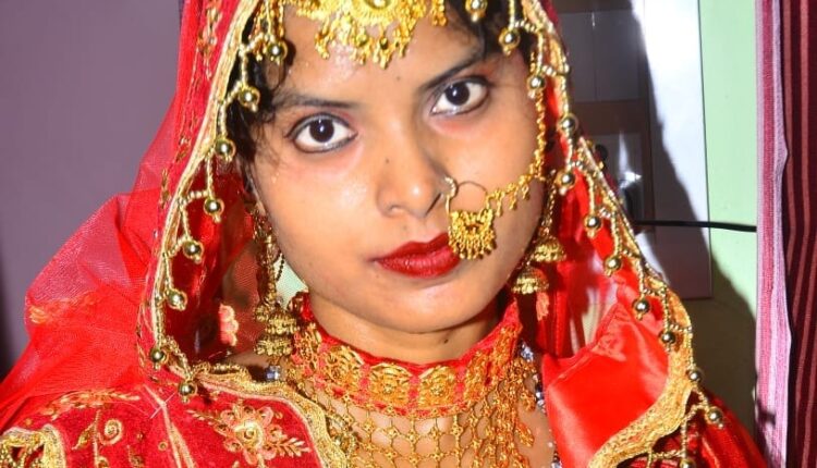 बेटी की गला दबाकर हत्या , पिता ने लगाया आरोप