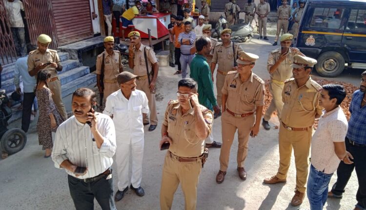 स्मैक तस्कर शराफत हुसैन की 1.31 करोड़ की संपत्ति हुई जब्त