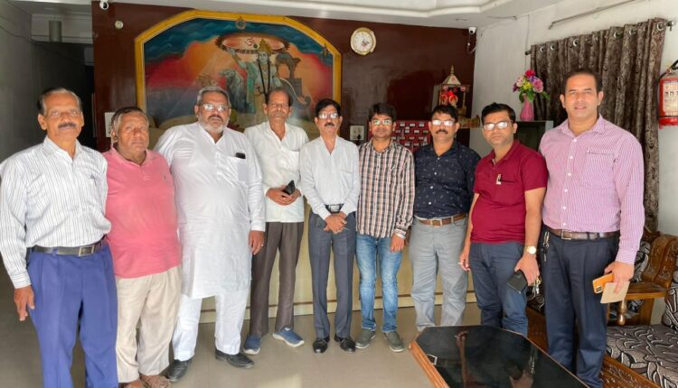 विद्यालयों के संचालन में आ रही समस्याओं को लेकर बैठक