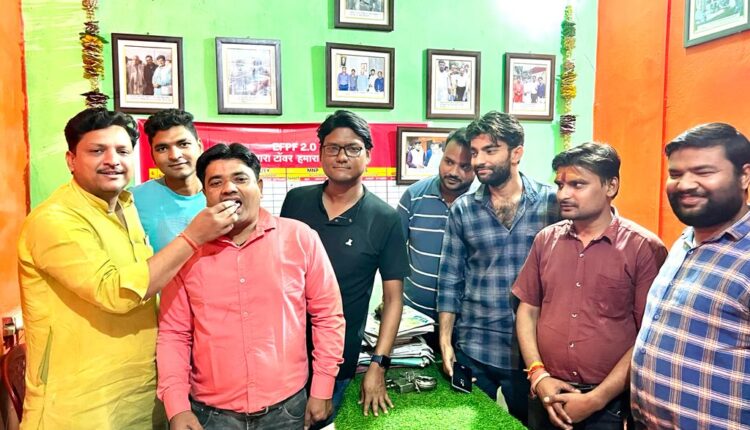 भाजपाइयों ने अध्यापक और सभासद का जन्मदिन बड़ी धूमधाम के साथ मनाया