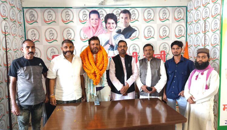 छपरा से‌ एकल पदयात्रा पर निकले अपूर्व भूषण बरेली पहुचने पर हुआ स्वागत