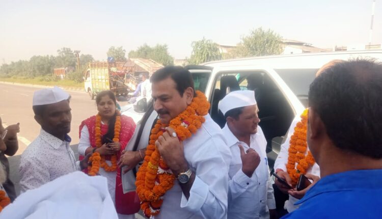 उप्र कांग्रेस सेवादल के अध्यक्ष प्रमोद पाण्डेय का जोरदार स्वागत किया