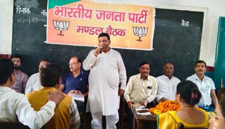 वोटर चेतना अभियान की कार्यशाला में पहुचे कैन्ट विधायक