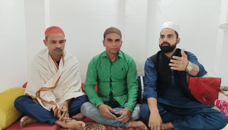 गौस ए पाक के करम से मुश्किलें होती हैं असां