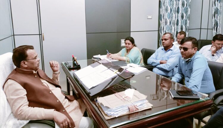 जमीनी स्तर तक पहुंचाई जाए दिव्यांगों-पिछड़ा वर्ग से जुड़ी योजनाएं: नरेन्द्र कश्यप