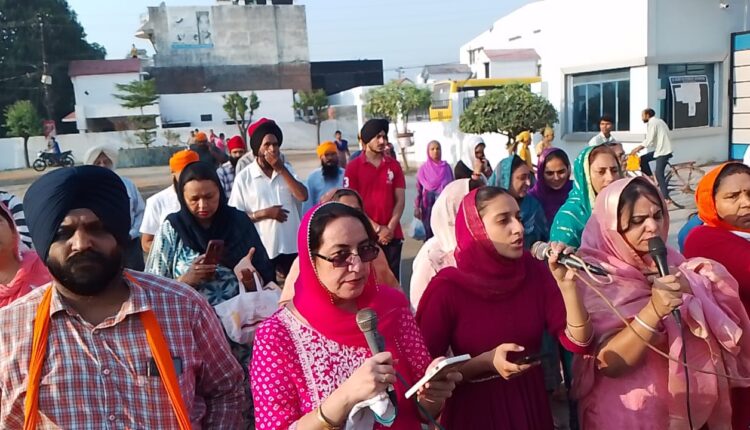 ग्रीनपार्क गुरुद्वारे से निकाली गई विशाल प्रभातफेरी, हुआ अम्रत संचार