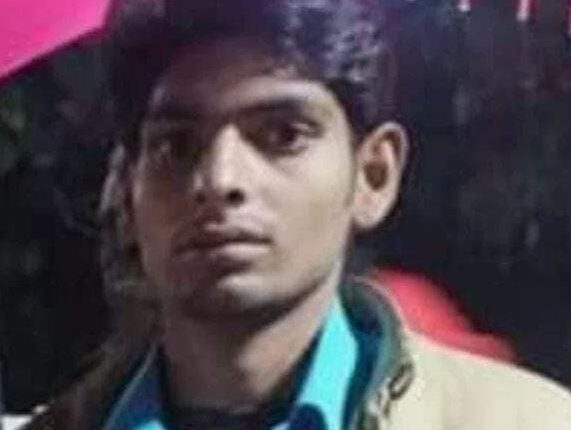 झाड़ियां में मिला युवक का शव भाई ने लगाया हत्या का आरोप, पुलिस जांच में जुटी