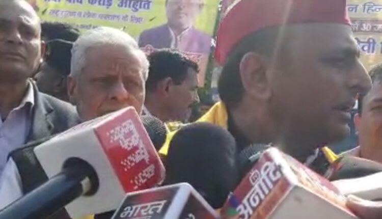 Akhilesh Yadav को नहीं मिली JPNIC में Entry, जयप्रकाश नारायण की प्रतिमा पर माल्यार्पण की मांगीं थी अनुमति