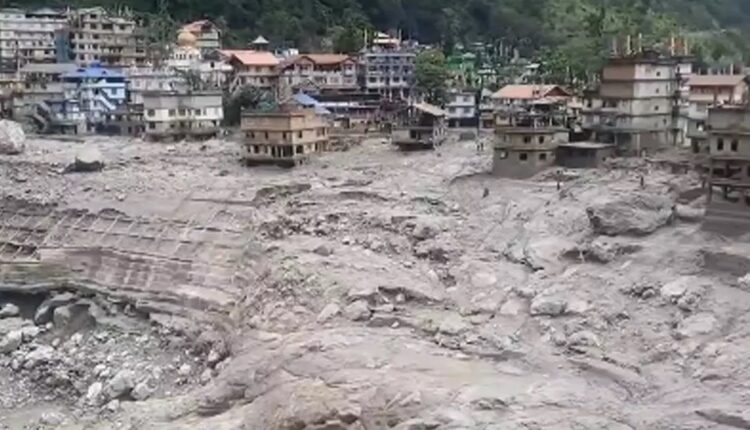 सिक्किम में आई बाढ़ से 19 लोगों की मौत, अभी भी 98 लापता