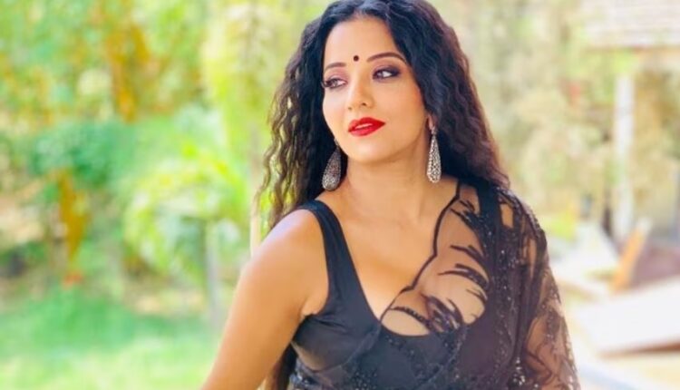 Video: Monalisa का बेडरूम डांस हुआ रिकॉर्ड, मच गया बवाल