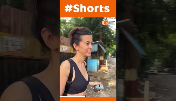 Paparazzi की हरकत से Irritate हुईं Hrithik Roshan की गर्लफ्रेंड Saba Azad, देखिए Video