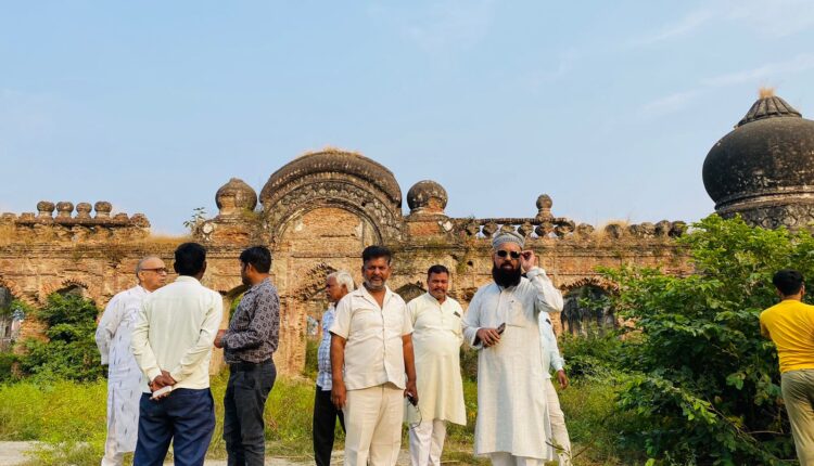 सैयद आबिद अली ने आंवला के मकबरे की शुरू करवाई साफ-सफाई