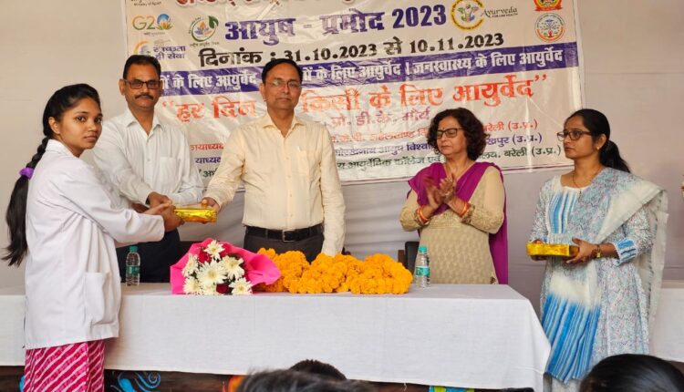 डिबेट प्रतियोगिता , टी-शर्ट पेंटिंग प्रतियोगिताओं में 68 छात्र , छात्राओं ने प्रतिभाग किया