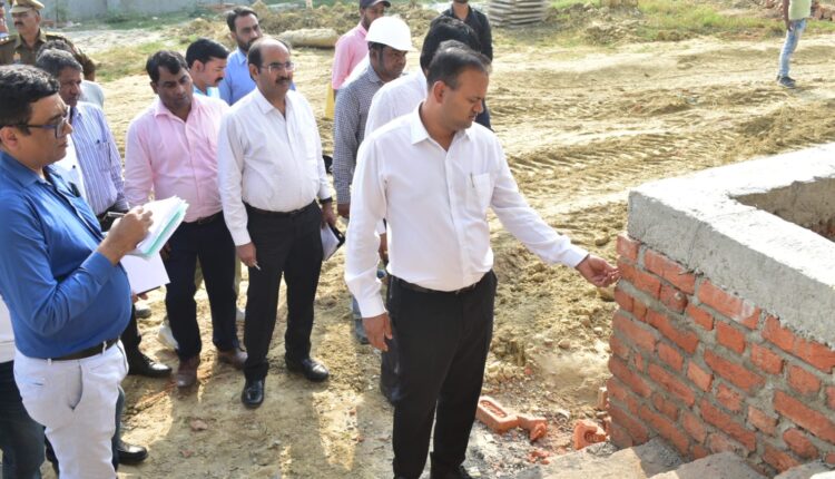 जिलाधिकारी ने निर्माणाधीन अटल आवासीय विद्यालय का किया निरीक्षण