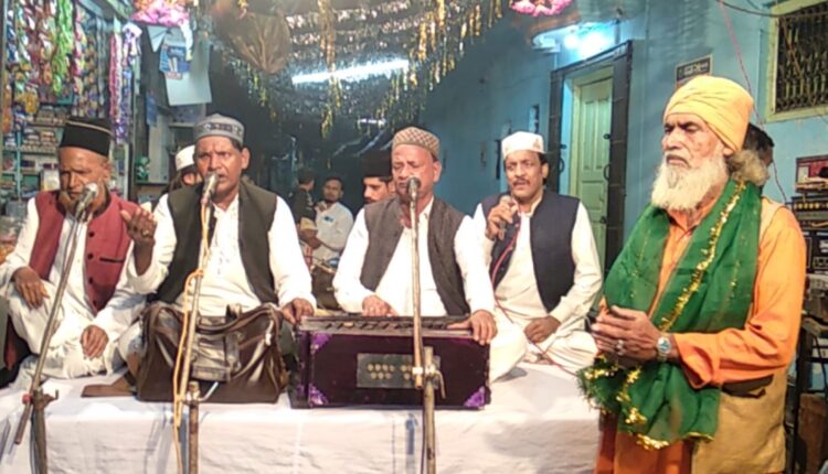 महफ़िल ए समां में वलियों को अक़ीदत पेश