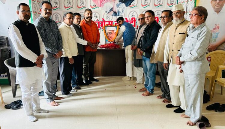 कांग्रेसियों ने चाचा नेहरू की जयंती मनाई