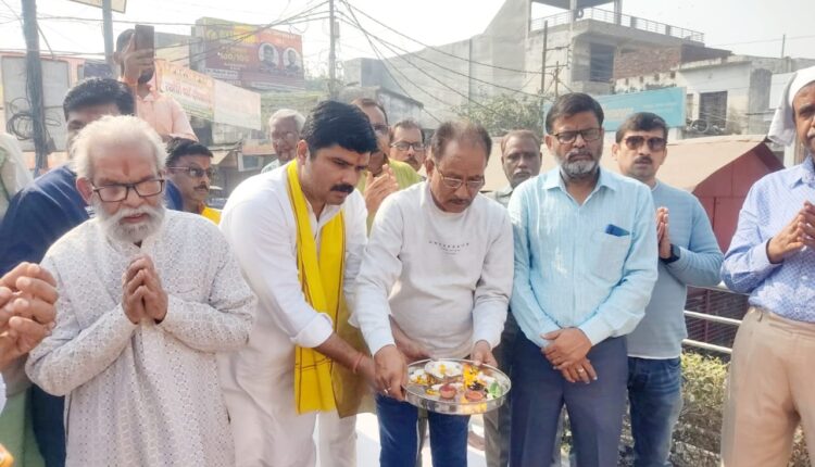 कायस्थ समाज ने किया श्री चित्रगुप्त चौक पर कलम दवात का हवन पूजन