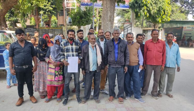 सराय तलफी में दलित की जमीन पर दबंग कर रहे है कब्जा , पुलिस ने नही की कार्रवाई