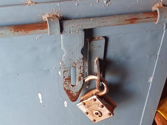 औंध उच्च प्राथमिक विद्यालय एवं औंध सचिवालय में चोरों ने किया हाथ साफ