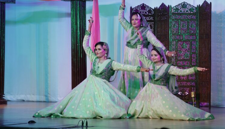 मुगल दरबार में कथक के विद्यार्थियों ने जीता दिल