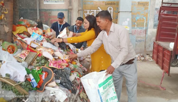 साल भर पूजें भगवान, रखें चौराहों पर, सृजन वैलफेयर ने किया विधिवत विसर्जन