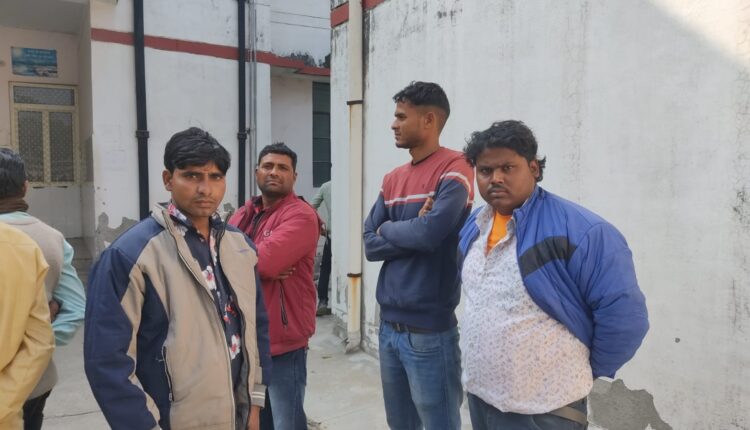 दो मोटरसाइकिलो की टक्कर में युवक की मौत