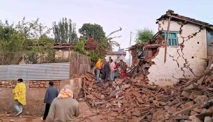 नेपाल में आए भूकंप से 132 लोगों की मौत, दिल्‍ली-NCR में भी महसूस हुए झटके