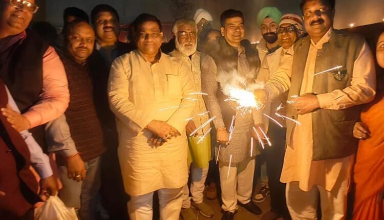 राजस्थान, मध्य प्रदेश एवं छत्तीसगढ़ में भारतीय जनता पार्टी की बड़ी जीत , बाटी मिठाई जलाई आतिशबाजी