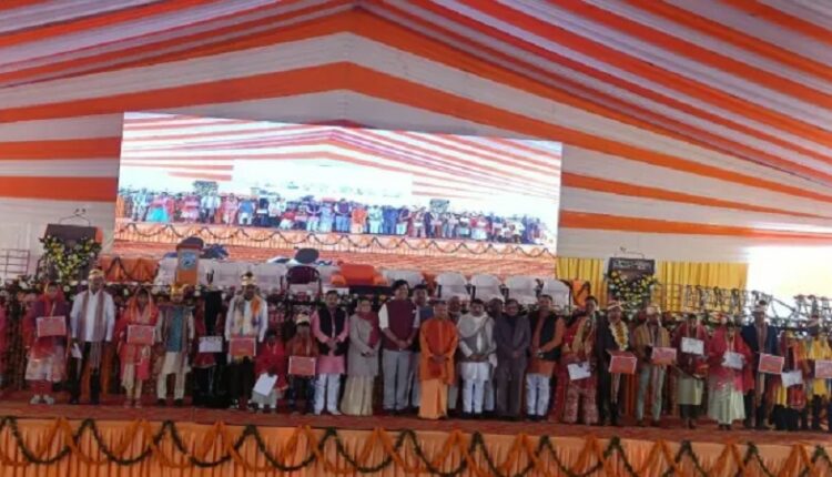 गोरखपुर में सीएम योगी का ऐलान, बोले- अप्रैल से कन्या सुमंगला योजना में मिलेंगे 25 हजार