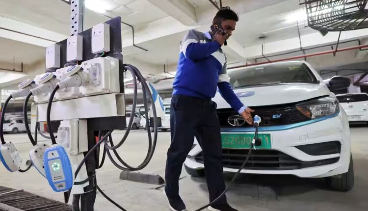 यूपी डिफेंस इंडस्ट्रियल कॉरीडोर व ईवी चार्जिंग स्टेशन के स्टॉल से दिखेगा बदलाव