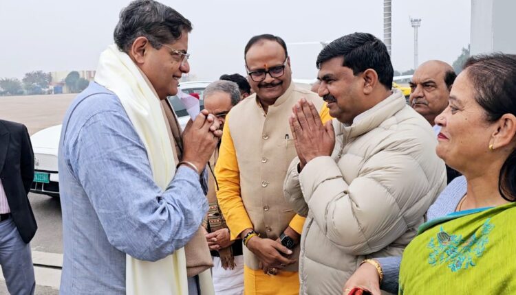 UP Politics: लखनऊ पहुंचे बैजयंत पांडा बोले- तीसरी बार प्रचंड बहुमत के साथ नरेंद्र मोदी को पीएम बनाएंगे