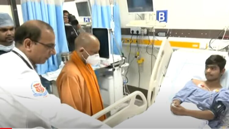 सीएम योगी की फ्लीट दुर्घटना में 2 की मौत, आर्थिक सहायता देने की घोषणा