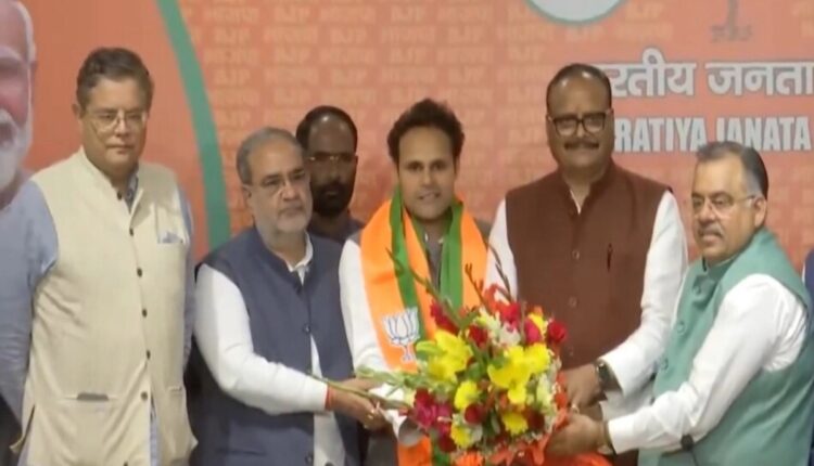 बीजेपी में शामिल हुए रितेश पांडेय, आज ही बीएसपी से दिया था इस्तीफा