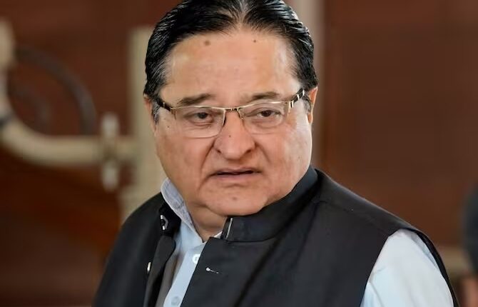 UP News: 'मदरसों को किया गया बदनाम, आज तक यहां से बारूद तक भी नहीं हुआ बरामद'