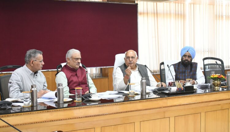 कृषि मंत्री सूर्य प्रताप शाही ने की समीक्षा बैठक, विभागीय अधिकारियों को दिये जरूरी दिशा-निर्देश