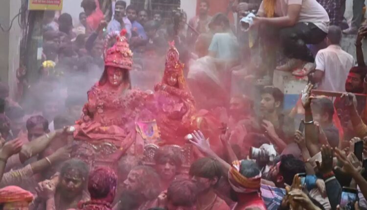 रंगभरी एकादशी पर निकली मां गौरा की पालकी