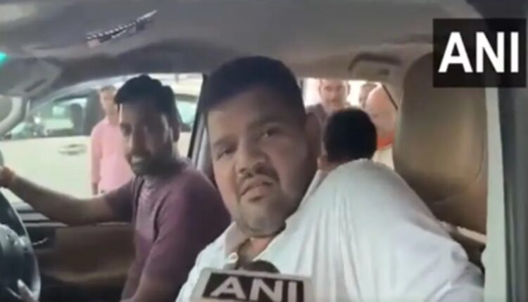 VIDEO: अयोध्या पहुंचे करन भूषण सिंह, कैसरगंज की जनता का जताया आभार