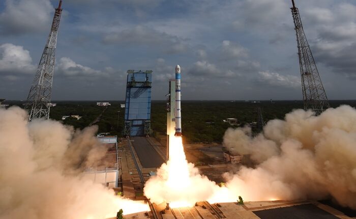 इसरो की EOS-08 सैटेलाइट की सफल लॉन्चिंग, सबसे छोटे रॉकेट SSLV से भेजा गया